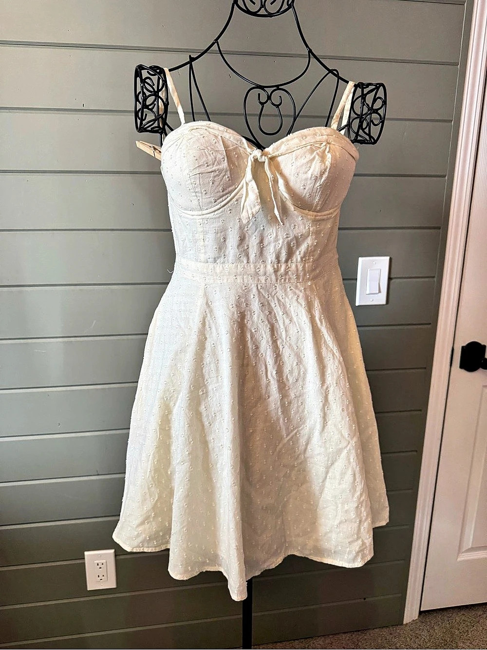 Jessica Simpson Eyelet Cutout Mini Dress in Cream/3White Size Medium